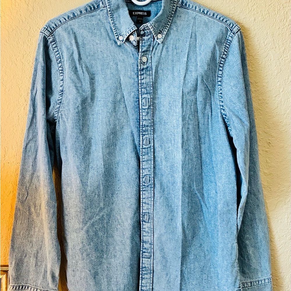 Express Men's Light Blue Casual Shirt